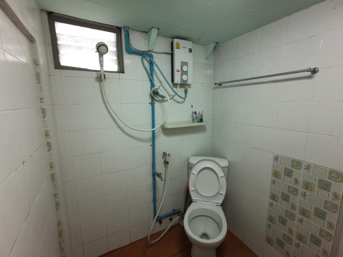 Oyo 730 Meedee Hostel Bangkok Eksteriør billede